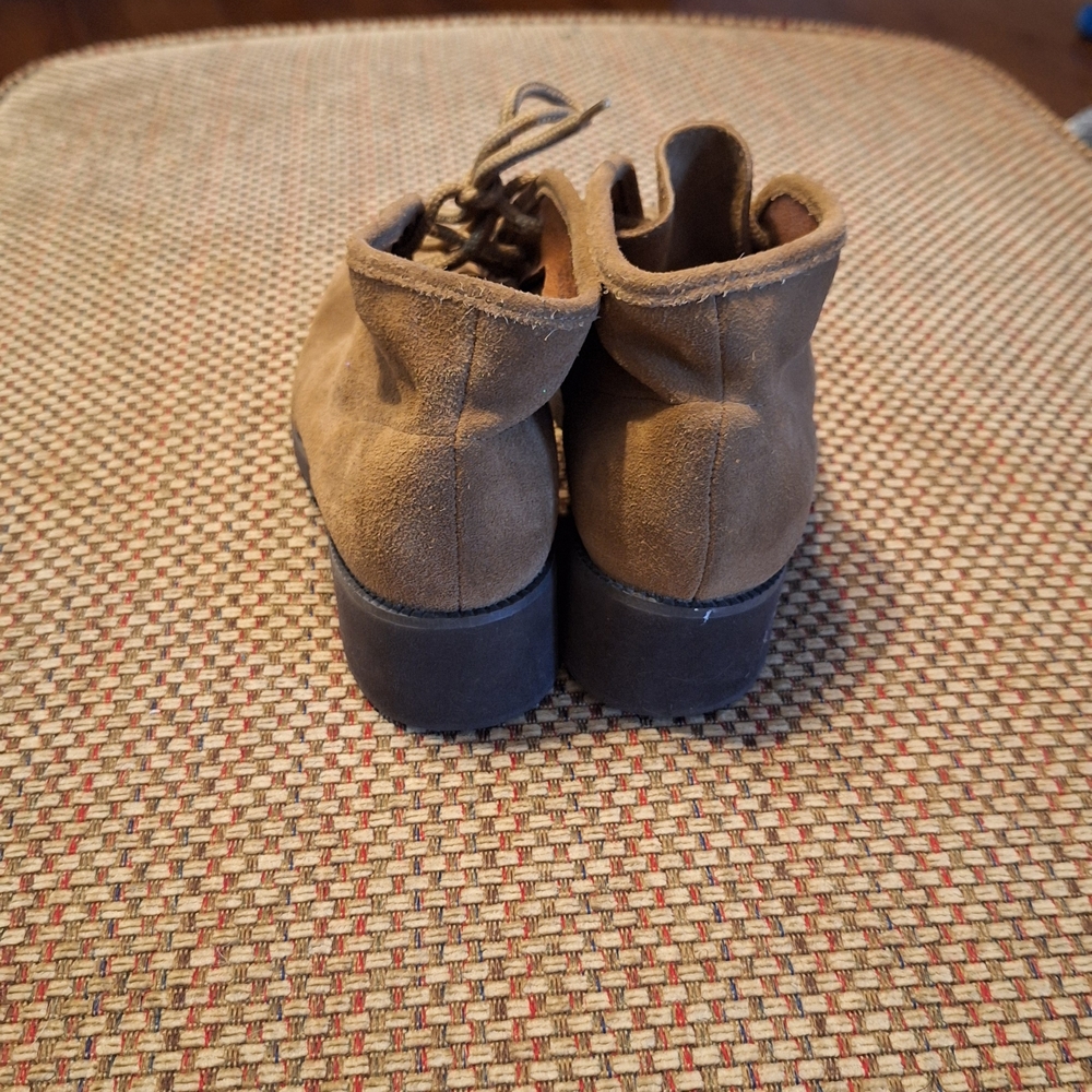 Maine Woods Women's Tan Lace Up Suede Ankle Boots - Picture 3 of 15